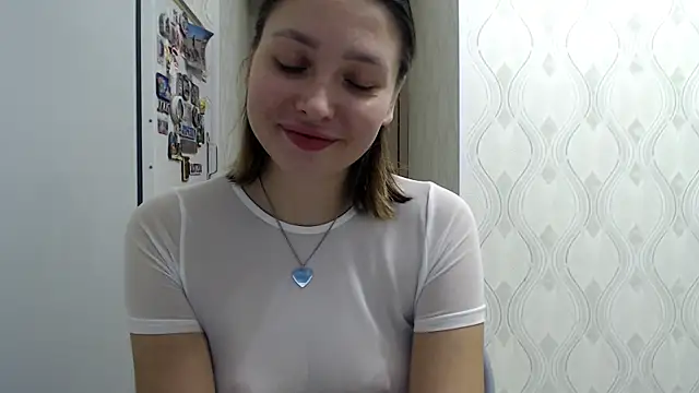 Snapshot of your__gena chatting on 11.18.25 your gena online show from 11.18.25