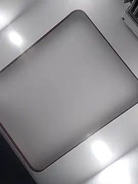 Snapshot of __Anna___ chatting on 11.22.25 Anna online show from 11.22.25