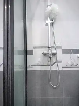 Snapshot of __Anna___ chatting on 11.22.25 Anna online show from 11.22.25