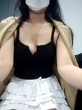 Snapshot of __Anna___ chatting on 11.23.25 Anna online show from 11.23.25