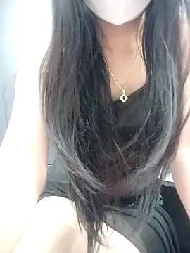 Snapshot of __Anna___ chatting on 11.25.25 Anna online show from 11.25.25