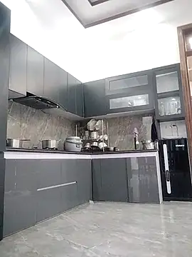 Snapshot of __Anna___ chatting on 11.27.25 Anna online show from 11.27.25