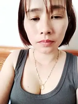 Swan-white123 online show from 12.18.25