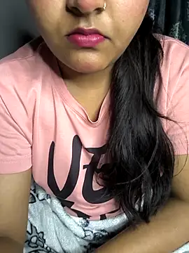 Snapshot of drakezone chatting on 12.19.25 drakezone online show from 12.19.25