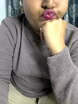 Snapshot of drakezone chatting on 12.23.25 drakezone online show from 12.23.25