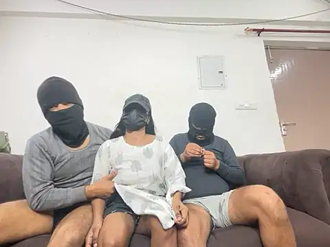 avnikaur online show from 11.15.25