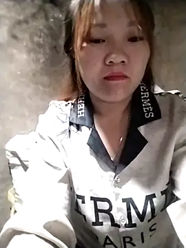 Snapshot of m-mbae chatting on 11.29.25 m-mbae online show from 11.29.25