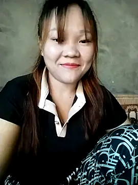 Snapshot of m-mbae chatting on 12.01.25 m-mbae online show from 12.01.25