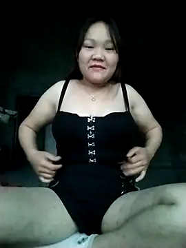 Snapshot of m-mbae chatting on 12.17.25 m-mbae online show from 12.17.25