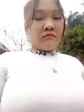 Snapshot of m-mbae chatting on 01.10.26 m-mbae online show from 01.10.26