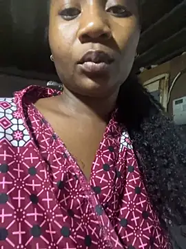 Snapshot of Berries_ chatting on 11.12.25 Berries online show from 11.12.25