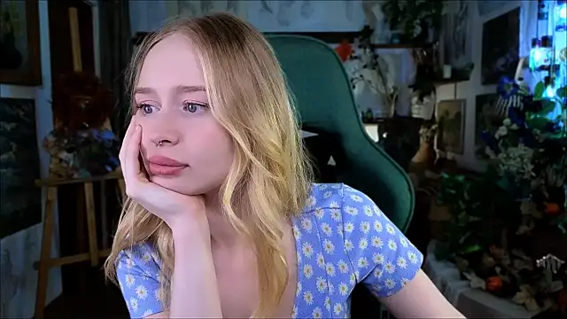 Snapshot of CarolineDjein chatting on 11.15.25 CarolineDjein online show from 11.15.25