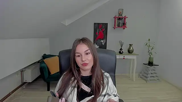 Snapshot of LouannaHart chatting on 01.13.26 LouannaHart online show from 01.13.26