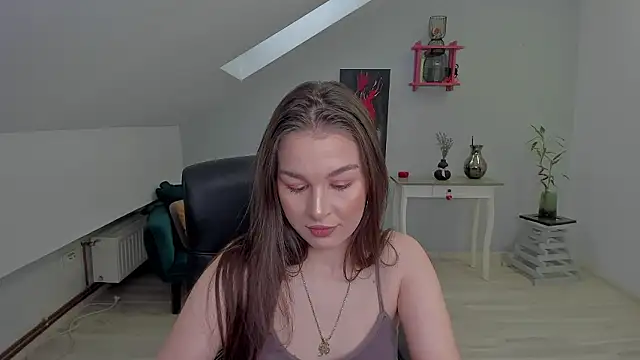 Snapshot of LouannaHart chatting on 02.03.26 LouannaHart online show from 02.03.26