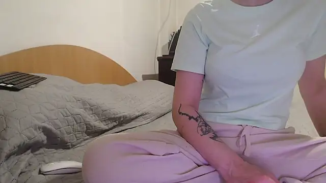 MissyDior8 online show from 02.14.26