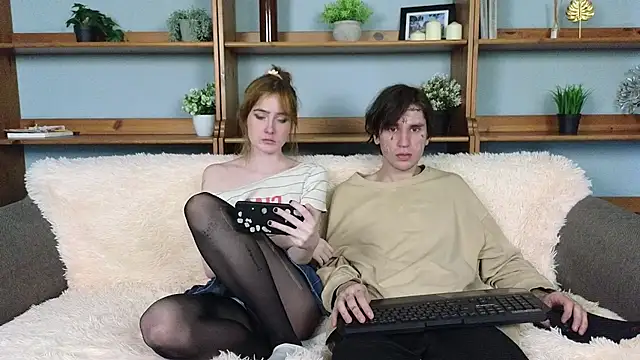 Snapshot of Danny_loves_Mary chatting on 11.20.25 Danny loves Mary online show from 11.20.25