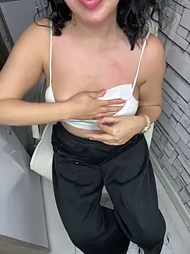 Snapshot of esmerbebek777 chatting on 01.06.26 esmerbebek777 online show from 01.06.26