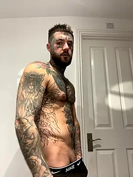 Snapshot of magicmichaell chatting on 11.13.25 magicmichaell online show from 11.13.25