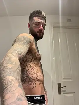 Snapshot of magicmichaell chatting on 11.20.25 magicmichaell online show from 11.20.25