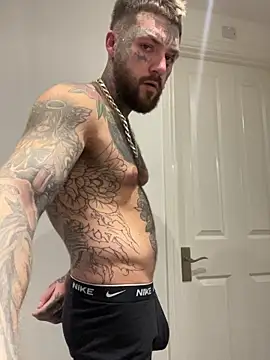 Snapshot of magicmichaell chatting on 11.22.25 magicmichaell online show from 11.22.25