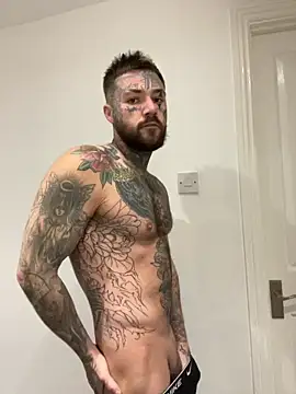 Snapshot of magicmichaell chatting on 11.24.25 magicmichaell online show from 11.24.25