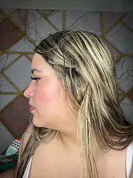 Snapshot of Amira_Malia chatting on 01.16.26 Amira Malia online show from 01.16.26