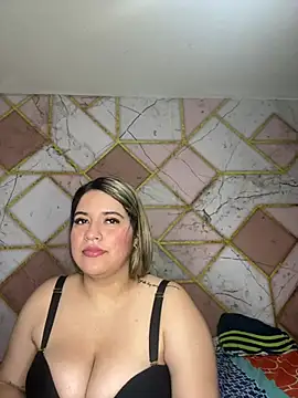 Snapshot of Amira_Malia chatting on 02.07.26 Amira Malia online show from 02.07.26