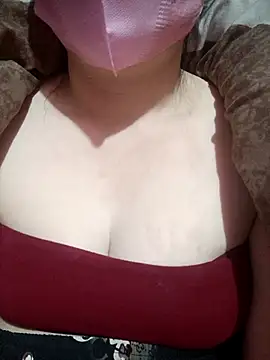 Snapshot of MiHeni chatting on 01.10.26 MiHeni online show from 01.10.26