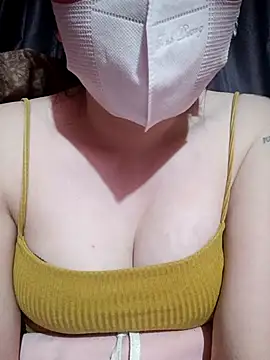 Snapshot of MiHeni chatting on 02.02.26 MiHeni online show from 02.02.26