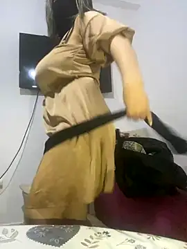 Snapshot of Warda-arabic chatting on 11.17.25 Warda-arabic online show from 11.17.25