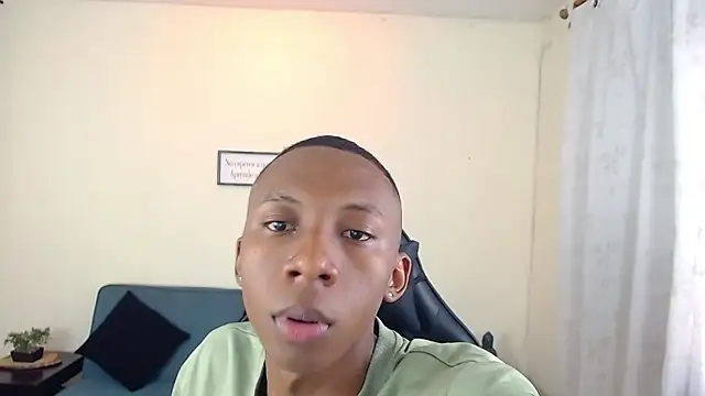 Snapshot of Miilo18 chatting on 12.18.25 Miilo18 online show from 12.18.25