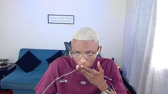 Snapshot of Miilo18 chatting on 01.07.26 Miilo18 online show from 01.07.26