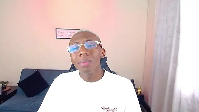 Snapshot of Miilo18 chatting on 01.10.26 Miilo18 online show from 01.10.26