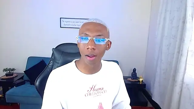 Snapshot of Miilo18 chatting on 01.13.26 Miilo18 online show from 01.13.26