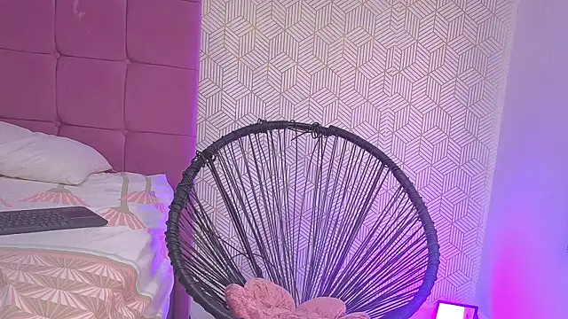 Kylie strong online show from 11.19.25