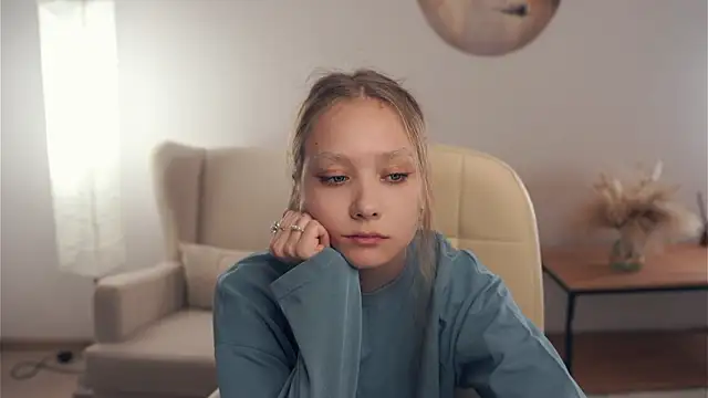 Snapshot of AdalineSheetz chatting on 11.14.25 AdalineSheetz online show from 11.14.25