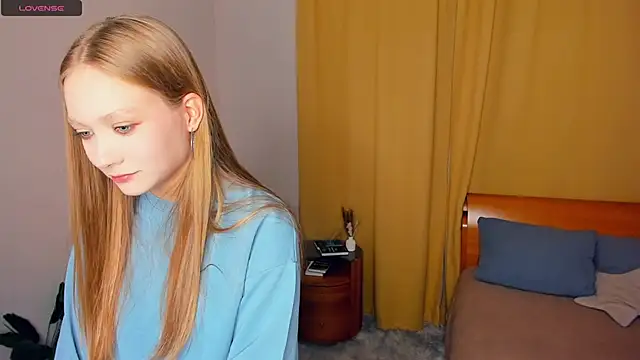 Snapshot of AdalineSheetz chatting on 11.18.25 AdalineSheetz online show from 11.18.25