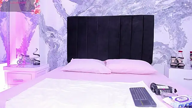 Snapshot of lilithDraven_ chatting on 12.23.25 lilithDraven online show from 12.23.25