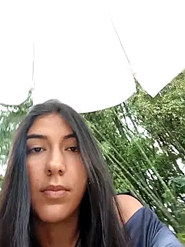 Snapshot of ViolettaWalton1 chatting on 12.18.25 ViolettaWalton1 online show from 12.18.25