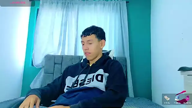 FelipeGonzalezz online show from 11.19.25