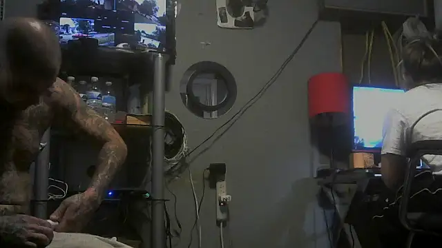 Snapshot of sexxxilexxxi44 chatting on 04.28.26 sexxxilexxxi44 online show from 04.28.26