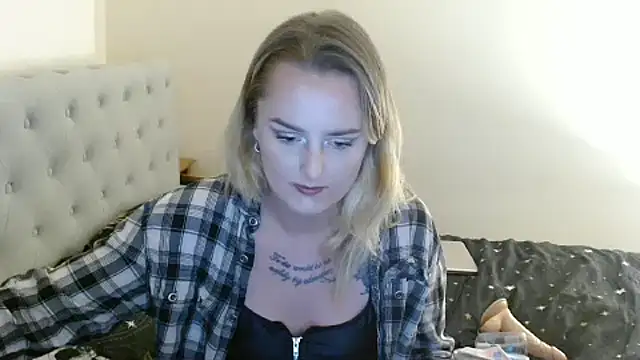 Snapshot of Tatted_emi chatting on 02.01.26 Tatted emi online show from 02.01.26