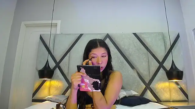 Snapshot of MelanyVelvet chatting on 11.19.25 MelanyVelvet online show from 11.19.25