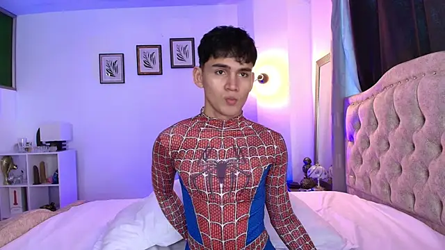 Snapshot of estebanperez_26 chatting on 11.25.25 estebanperez 26 online show from 11.25.25