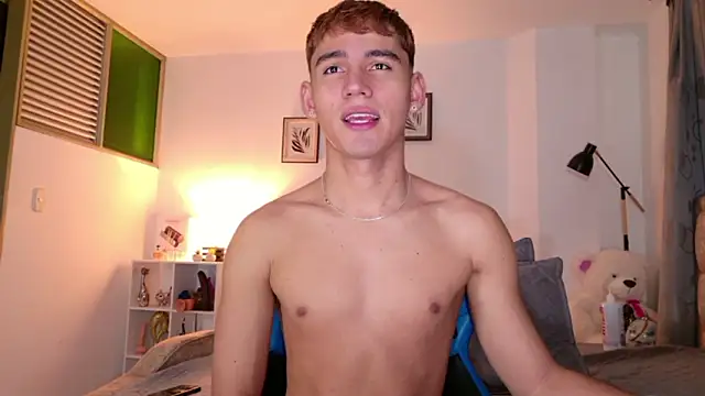 Snapshot of estebanperez_26 chatting on 03.16.26 estebanperez 26 online show from 03.16.26