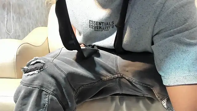 Snapshot of mike_aly chatting on 02.11.26 mike aly online show from 02.11.26