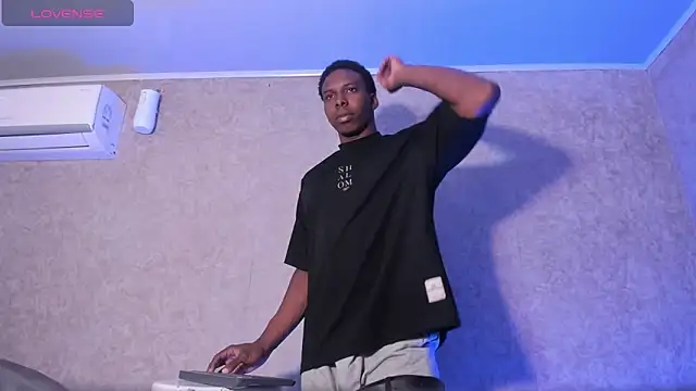 Snapshot of mike_aly chatting on 03.18.26 mike aly online show from 03.18.26