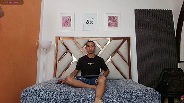 Snapshot of Antonella_And_Thiago chatting on 11.14.25 Antonella And Thiago online show from 11.14.25