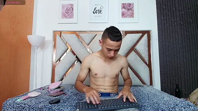 Snapshot of Antonella_And_Thiago chatting on 11.15.25 Antonella And Thiago online show from 11.15.25