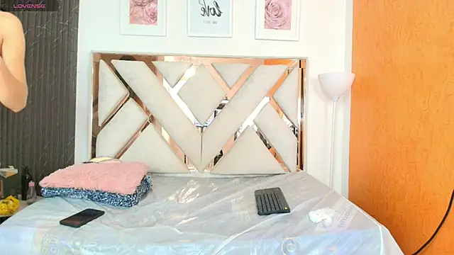 Snapshot of Antonella_And_Thiago chatting on 12.20.25 Antonella And Thiago online show from 12.20.25